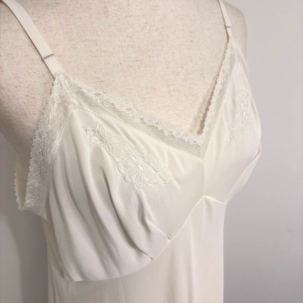 Vintage 70s Kayser White Lace Trim Flower Slip Dress Sz 40 - Picture 2 of 7